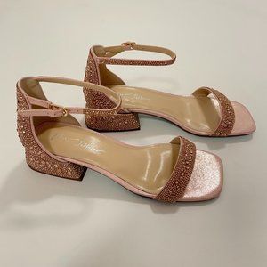 BRAND NEW Betsey Johnson Light Pink Grant Sandal Size 10